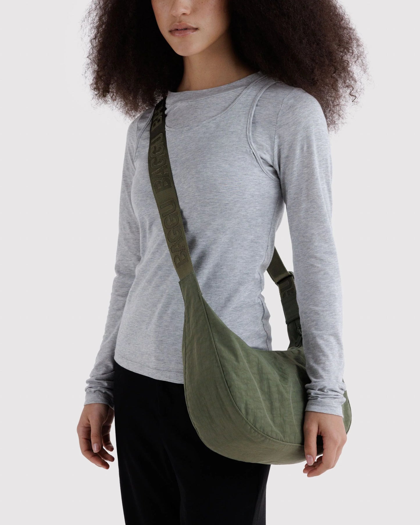 BAGGU Medium Nylon Crescent Bag