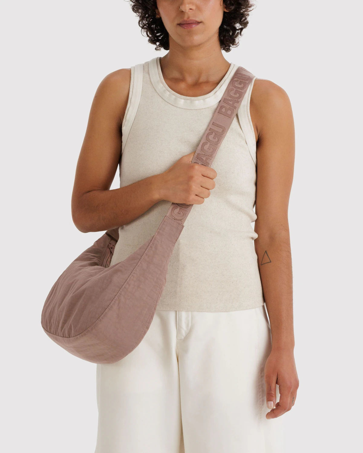 BAGGU Medium Nylon Crescent Bag